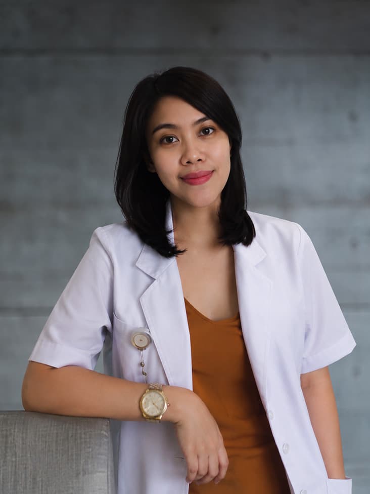 Portrait of drg. Ni Putu Ayu Ratih Yoga Saraswati
