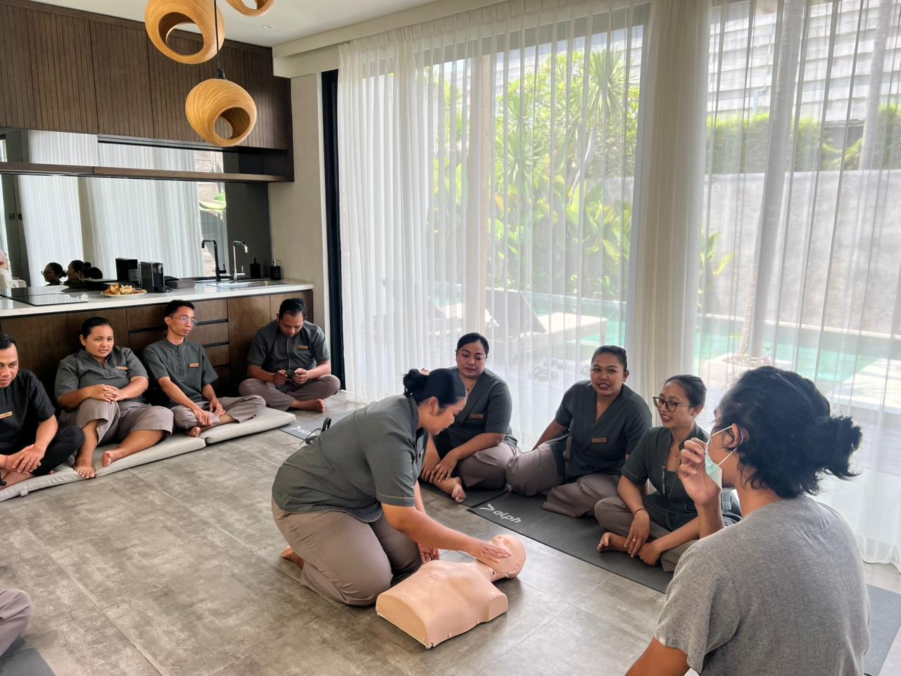 BLS training at Inspira Villa, session photo 4
