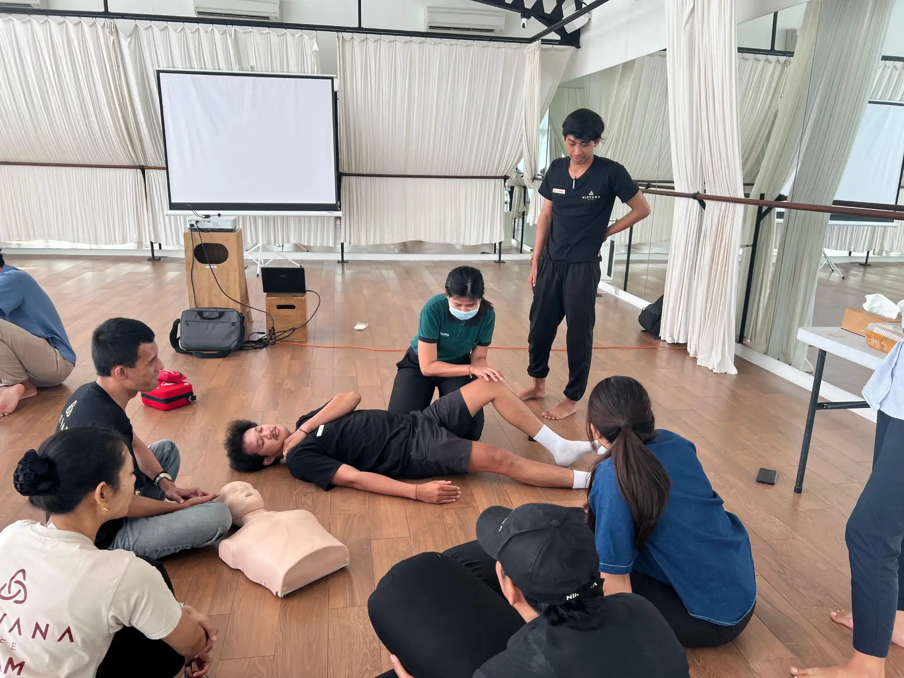 BLS training at Nirvala Life Bali, session photo 4