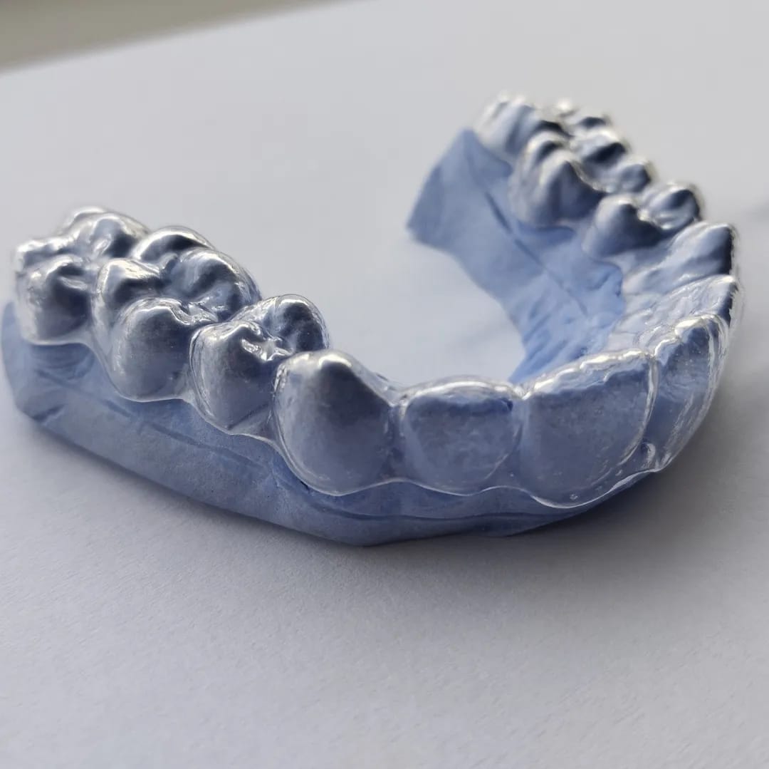 Clear retainer case photo 1